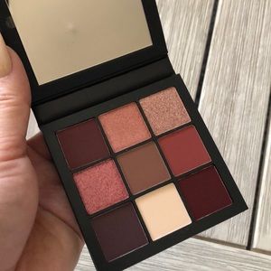 HUDA BEAUTY - Obsessions palette in mauve